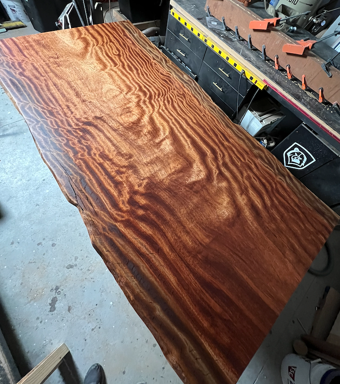 Live Edge Eyeck Table